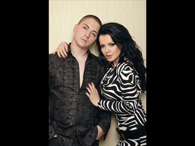 Фолк певицата Галена прави фотосесия на новороденият си син! Да и е живо и здраво!