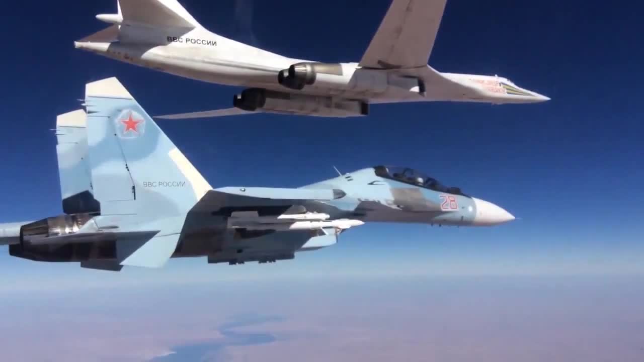 Руски самолети заобиколиха целия Ес, за да нанесът удари по Ид. /ту-160 - белият лебед и Су-30см/