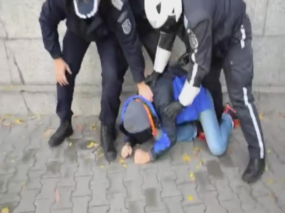 Родната Полиция Ни Гази!!!!