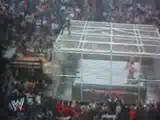 Wwe Гробаря Хвърля Ракиши От Покрива На Клетка