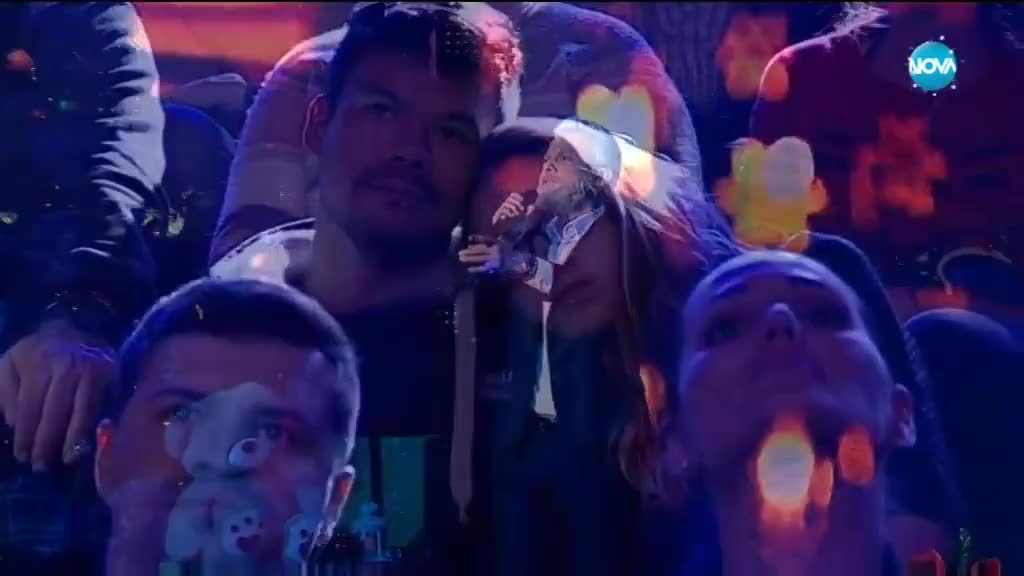 Ненчо Балабанов - Come What May - X Factor - Коледен концерт (24.12.2017)
