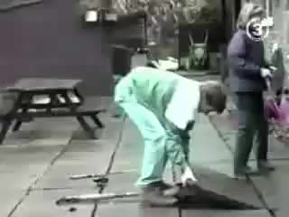 *няма как да не се засмееш* 