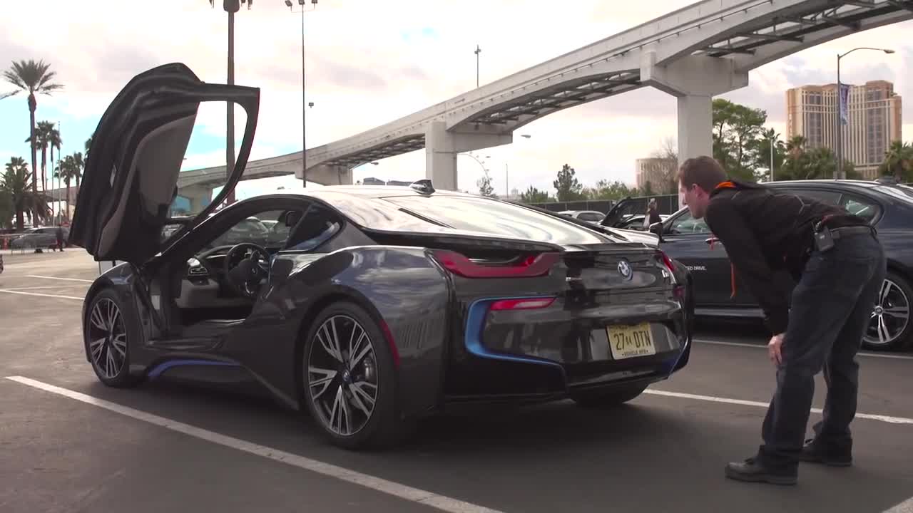 Страхотен тест драйв с Bmw i8 Mirrorless! - Ще се замечтаете да имате едно такова бижу!