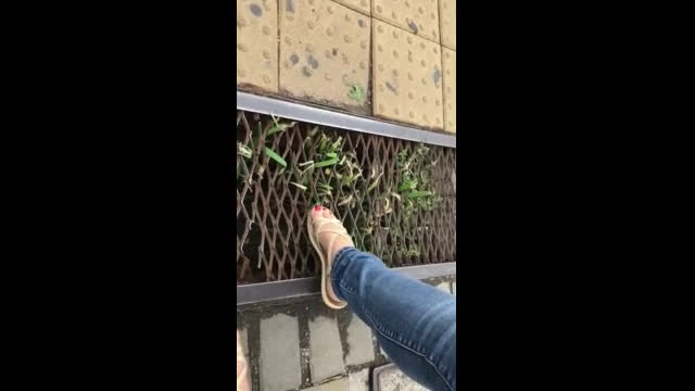 Опасна решетка в подлез