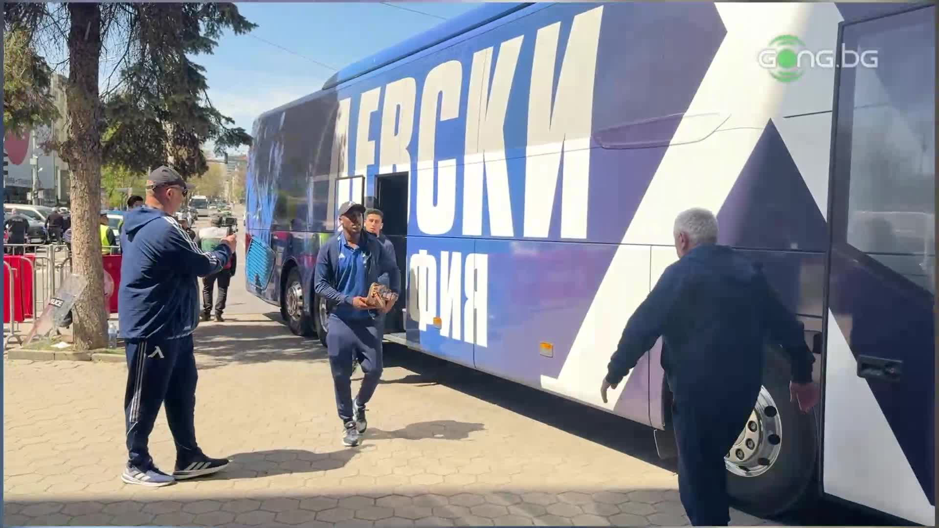 Левски вече е на "Васил Левски" за дербито с ЦСКА