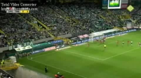 Николай Михайлов спаси дузпа и поведе Твенте към Шампионската лига Twente 0 - 0 Sporting Fc