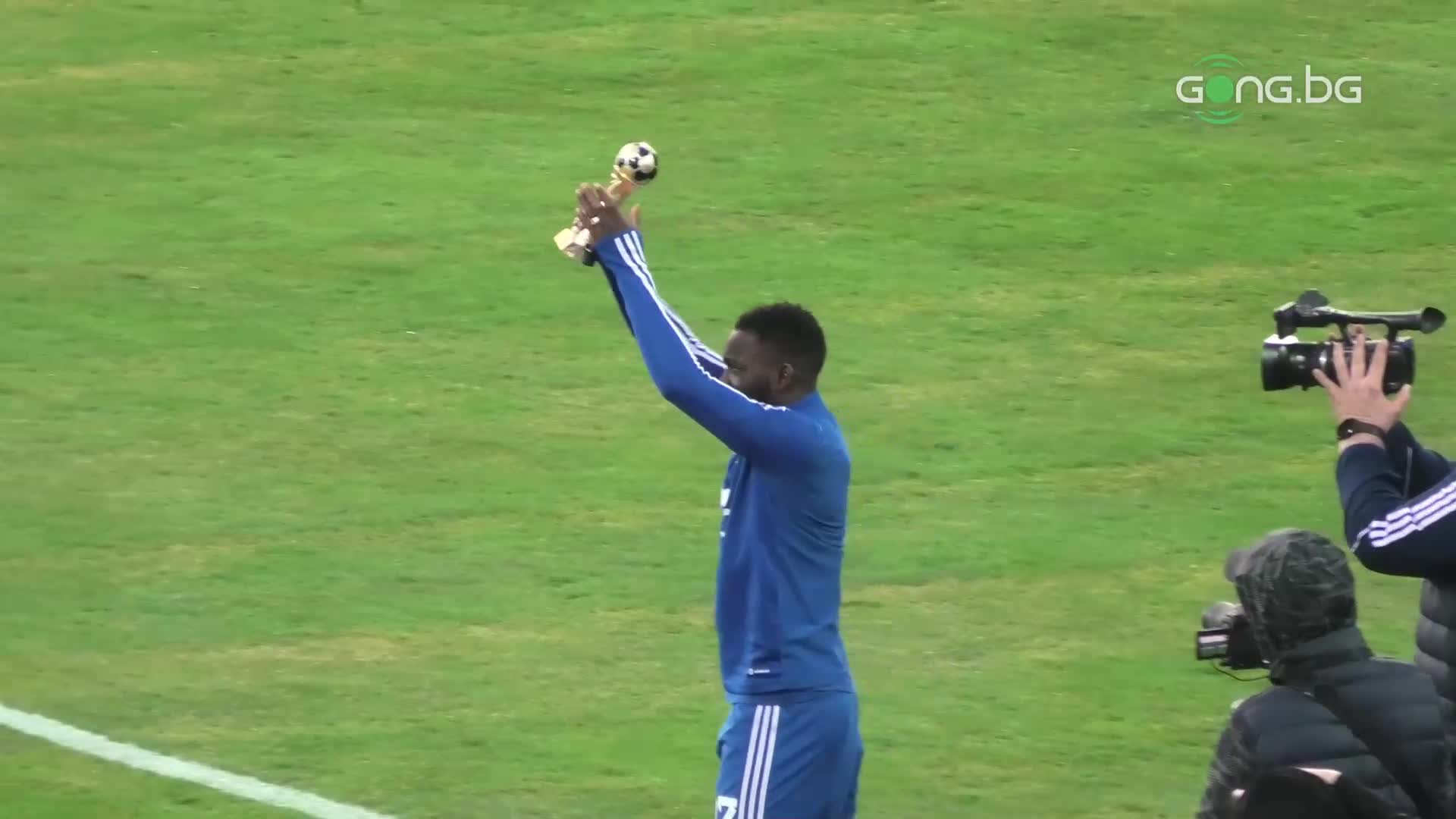 Асими Фадига с награда за гол номер 1 на 2023 г.