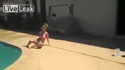 Русите не могат да скачат в басейн