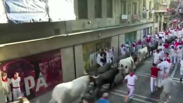 Петима ранени в последния ден на бягането пред бикове в Памплона