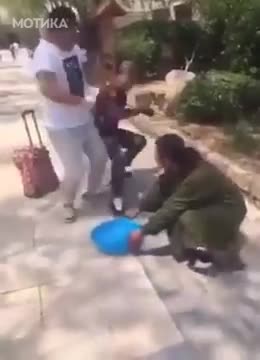 Как крадци ви обират всичко
