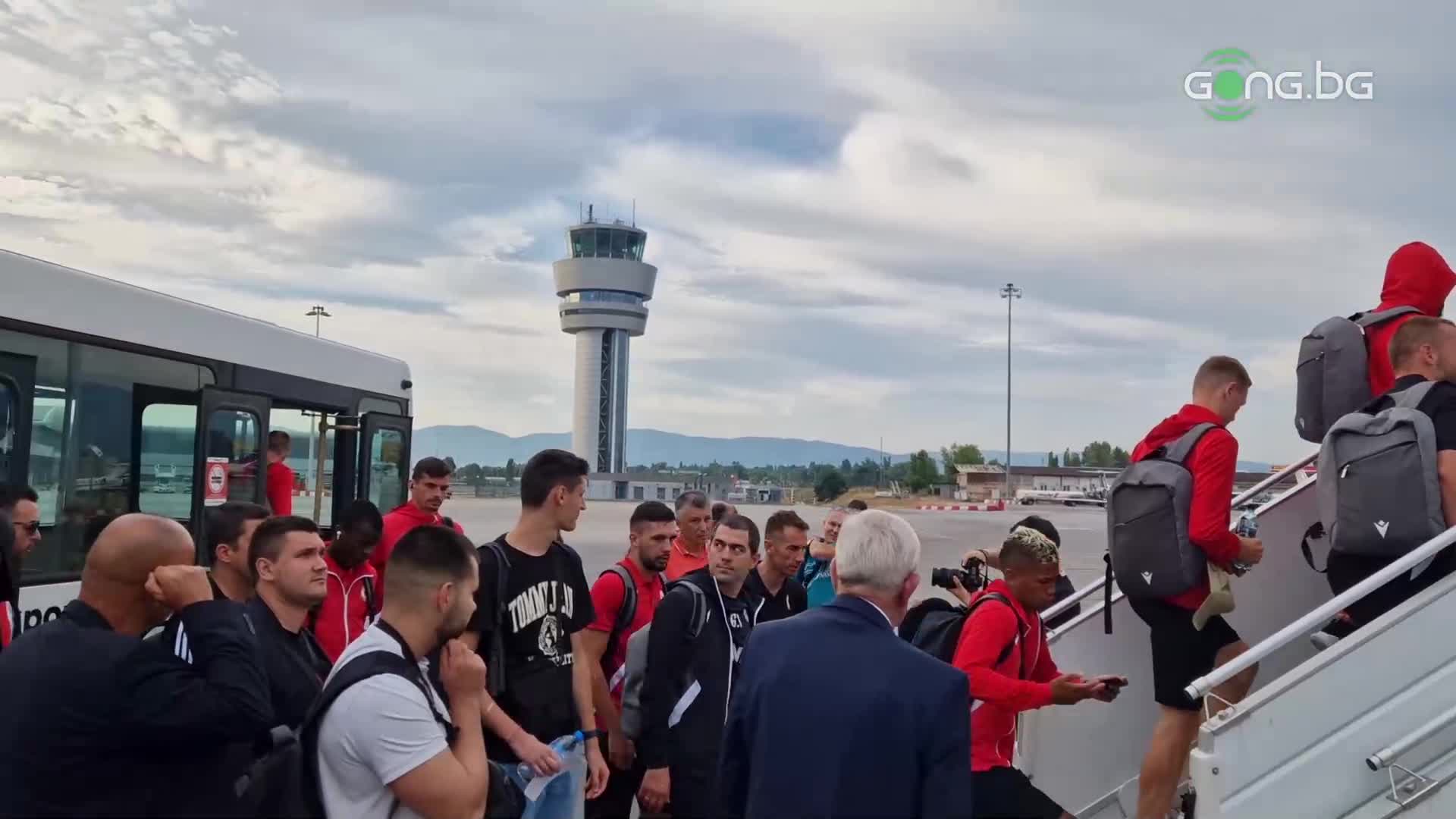 ЦСКА се качва в самолета за Букурещ