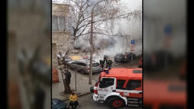 Два автомобила изгоряха в София (ВИДЕО)