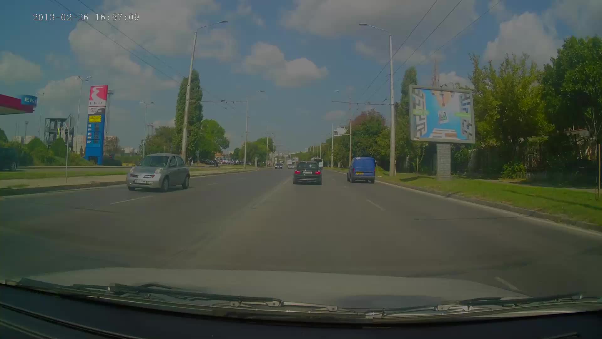 Ляв завой на двойна непрекъсната линия