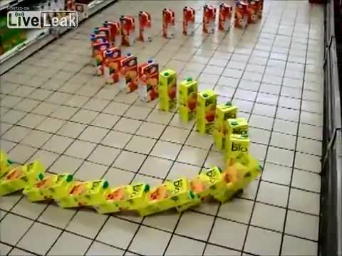 Домино в магазина
