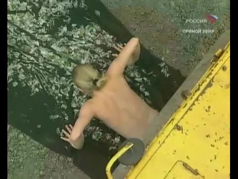 Шокиращо видео - Валяк гази човек !!!