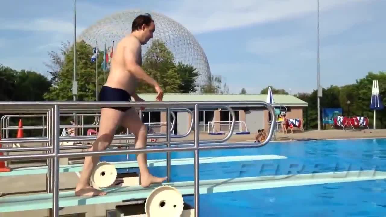 Смешни провали скокове във вода - Компилация 2014