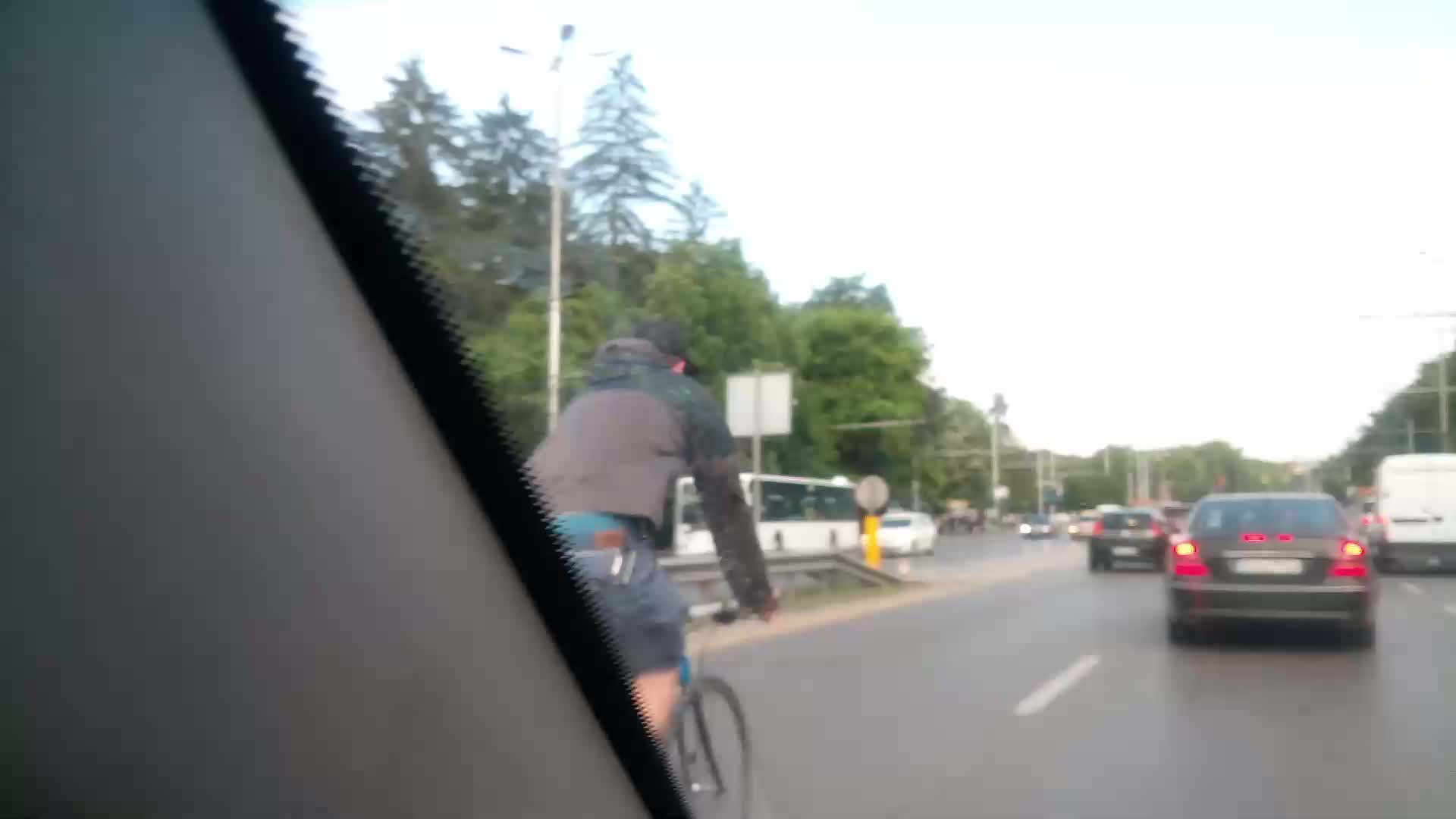 Колоездач в нарушение
