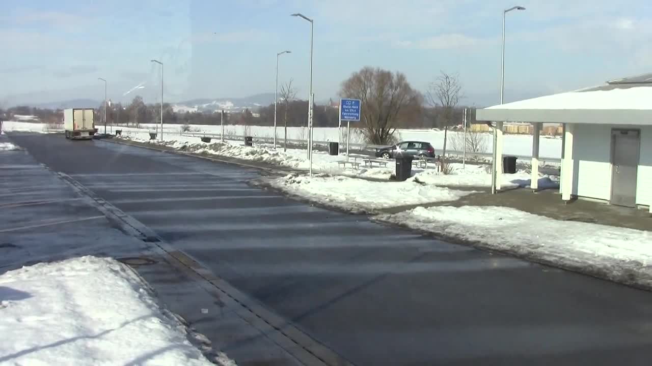 Крайпътен паркинг