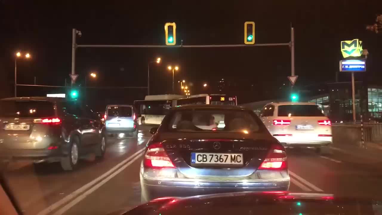 Своеволия на пътя от автобус на градския транспорт
