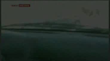 Ужас - Кон Се Блъска В Автомобил!