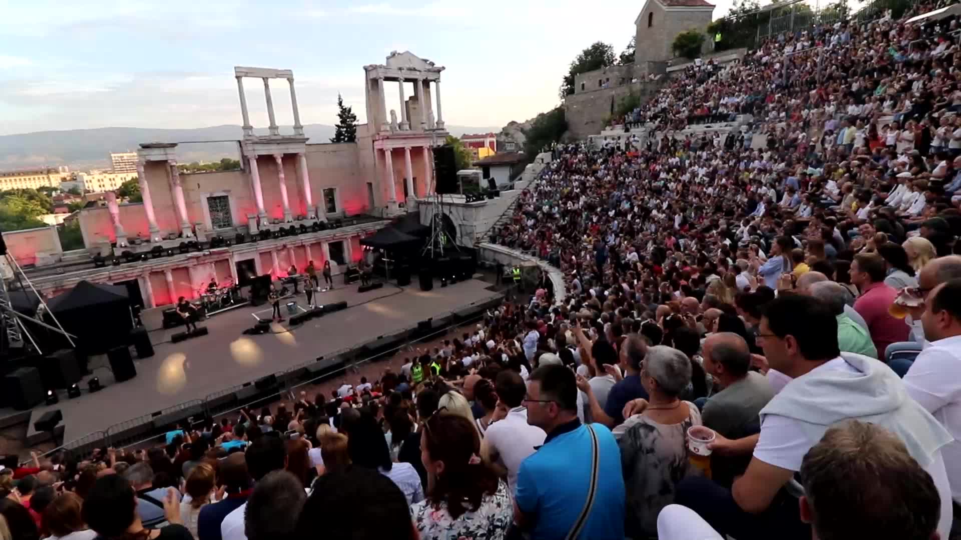 Стинг и Шаги "взривиха" Античния театър в Пловдив