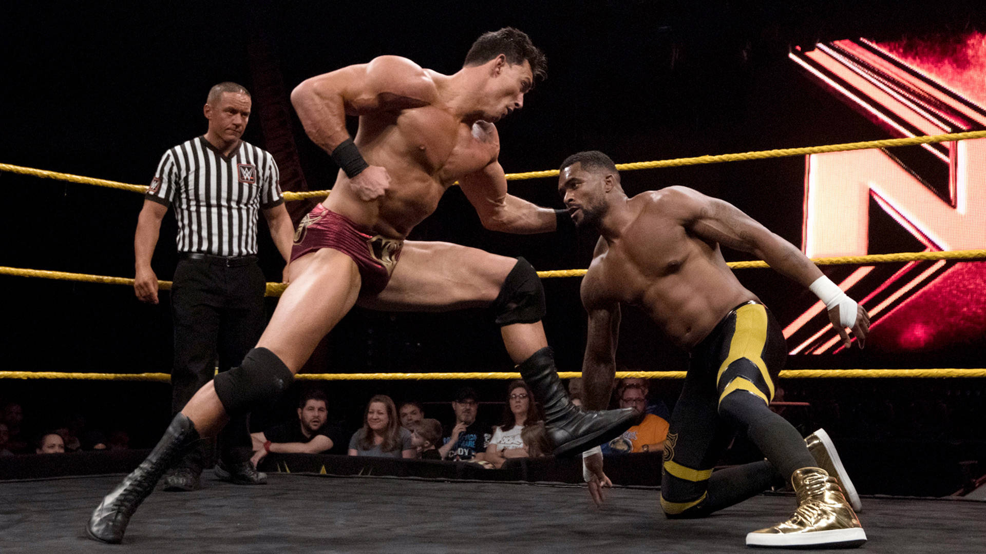 Стрийт Профитс срещу Мосс & Тино Сабатели: WWE NXT, 15 ноември 2017