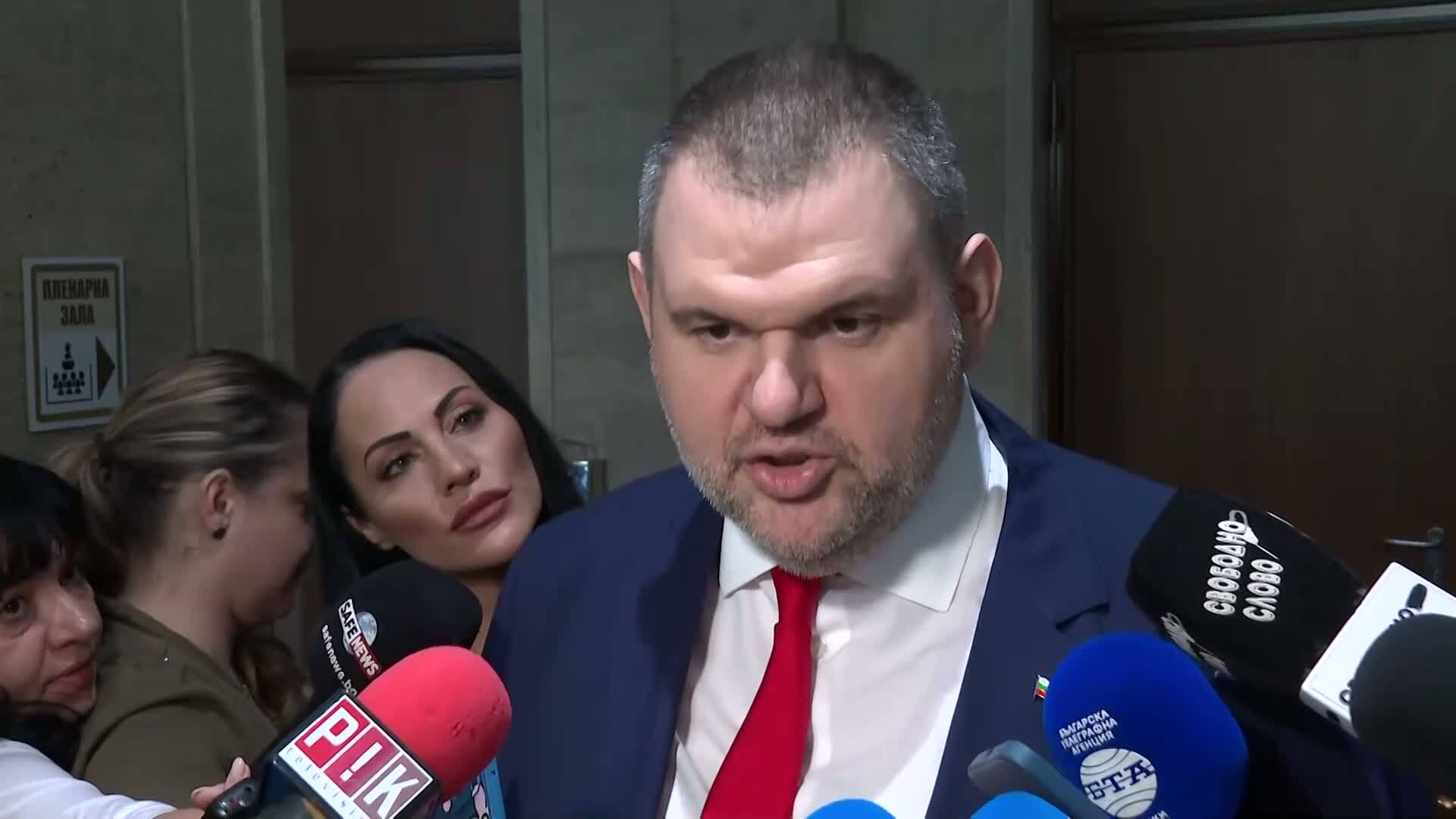 Пеевски: Парите от авиоотряда ще отидат за хеликоптерите за гасене