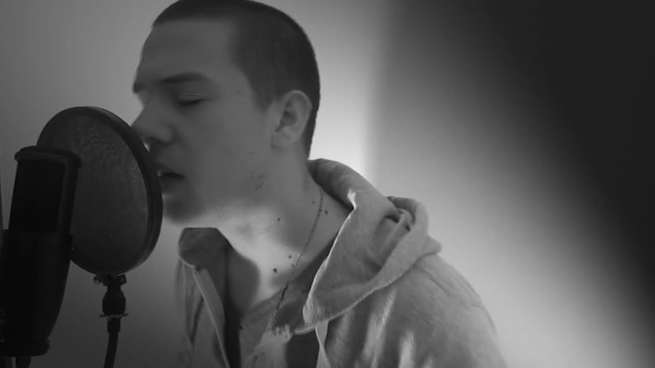 Българи пеят уникално!!! Стефан и Кристиан - Nothing like us (cover)