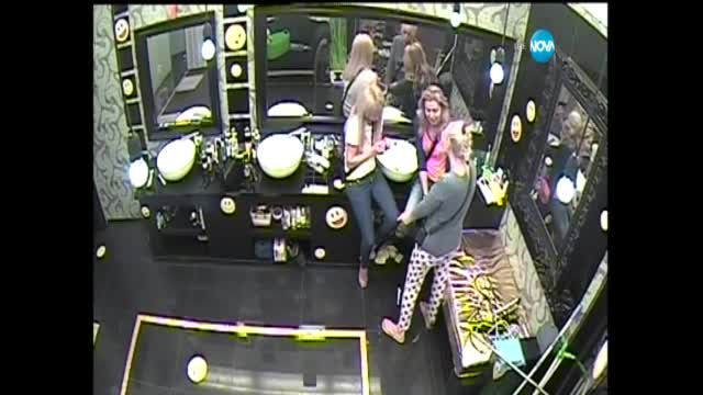 Кристина се извинява на Ернестина