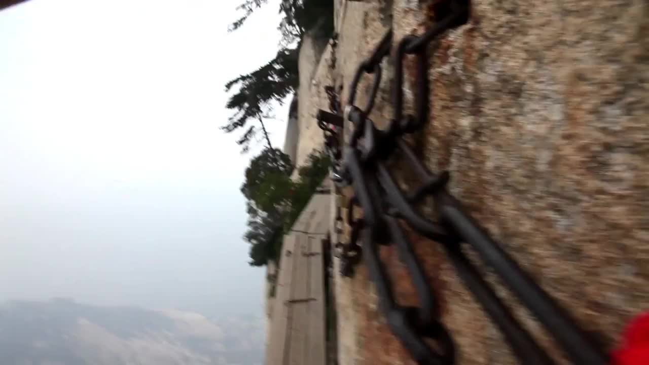Екстремна разходка из планината Hua mountain