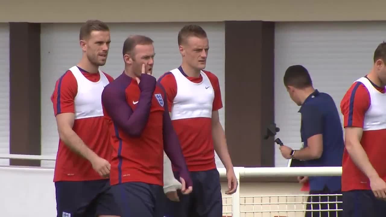Англия тренира за първи успех на шампионата срещу Уелс