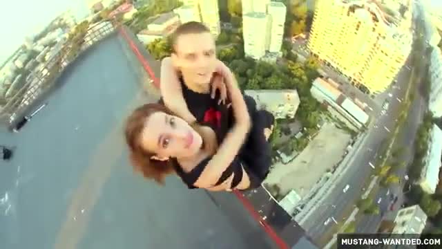 Тези лудаци определено не знаят какво е страх