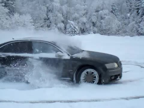 Audi S8 дрифт в снега