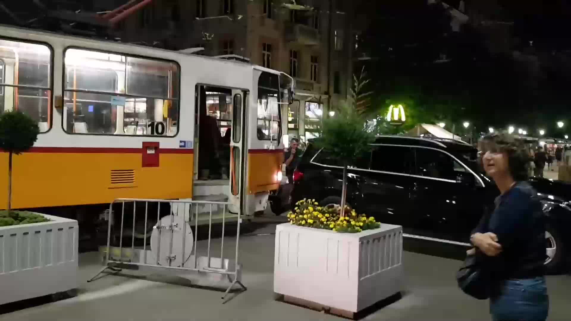 Неправилно паркиран дипломатически автомобил