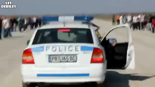 Моторист се бъзика с пловдивска патрулка