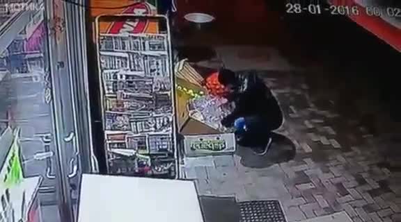 Камера заснема крадец на банани