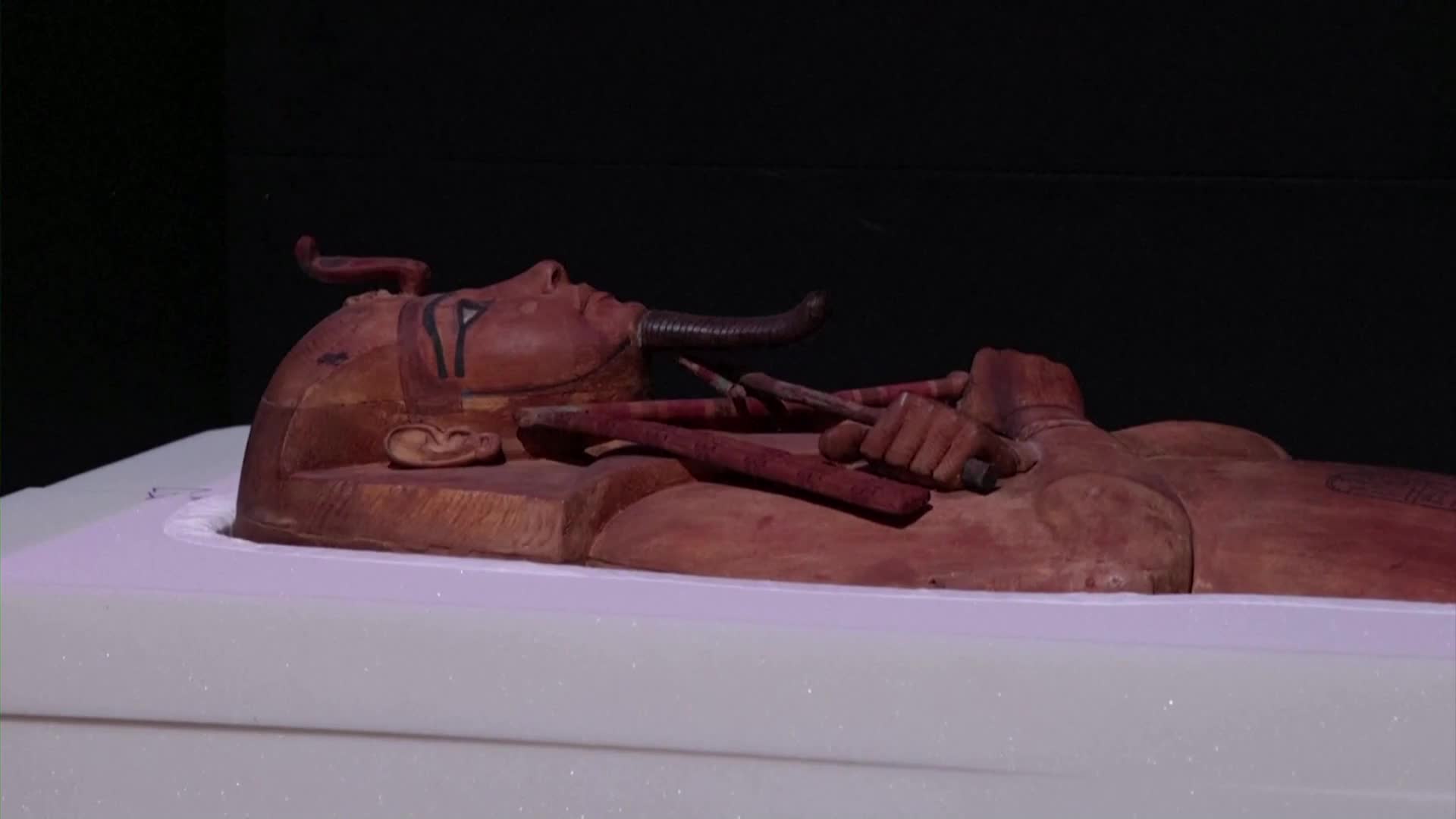 За пръв път от близо 50 г.: Излагат саркофага на Рамзес II в Париж