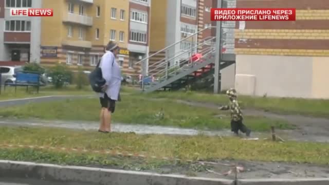 Палаво дете изважда от равновесие бавачката си