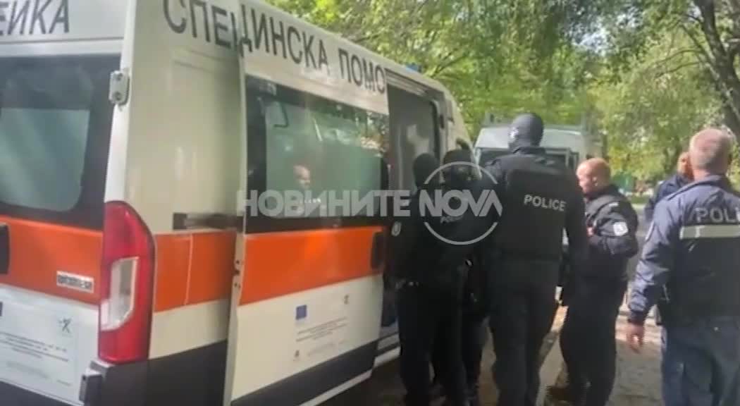 Изведоха мъжа, барикадирал се в апартамент в София