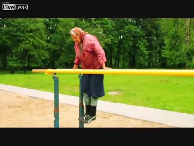 Руска Баба Спортува...
