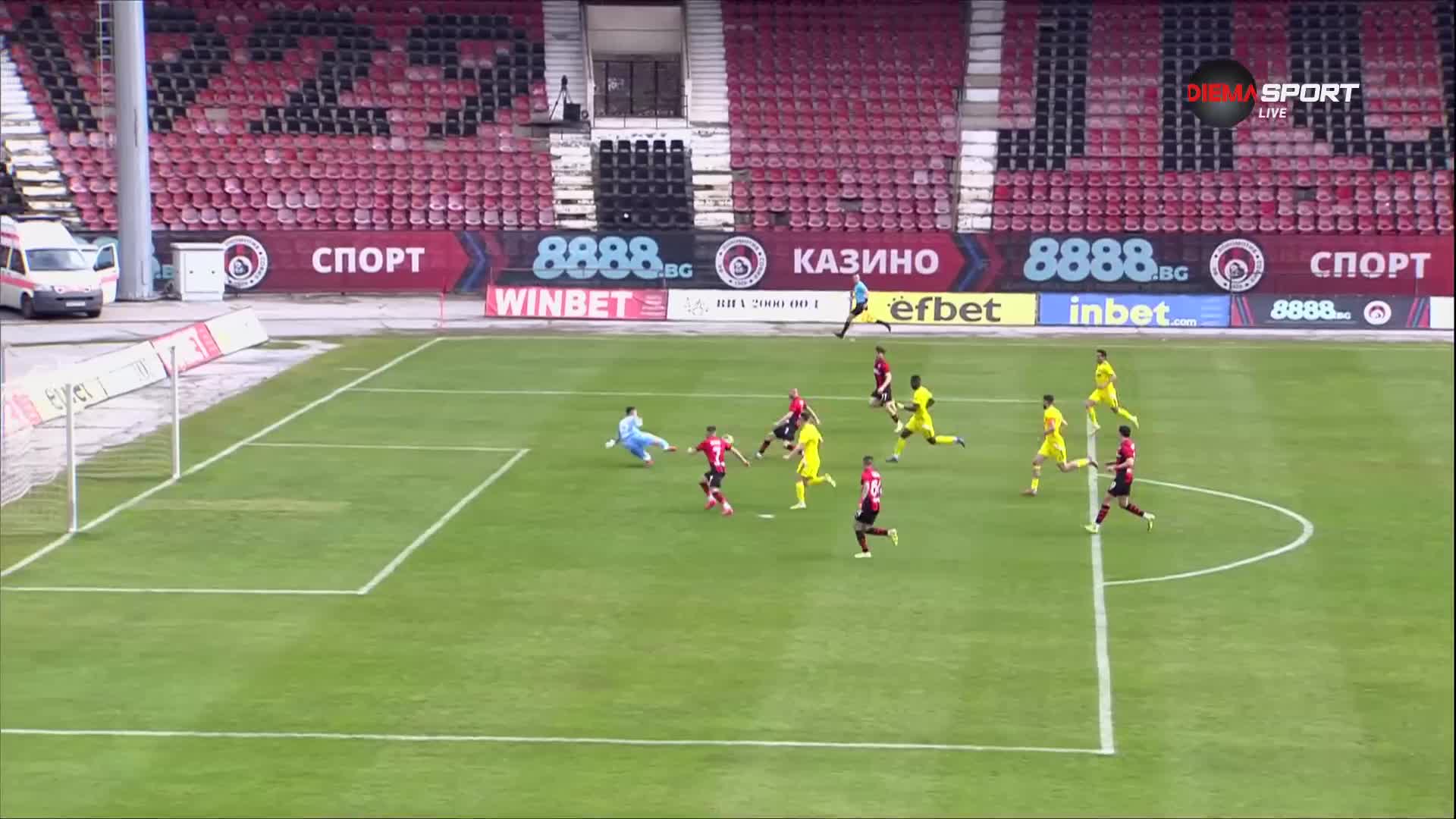 ВАР намеса отмени ранен гол в „Надежда“