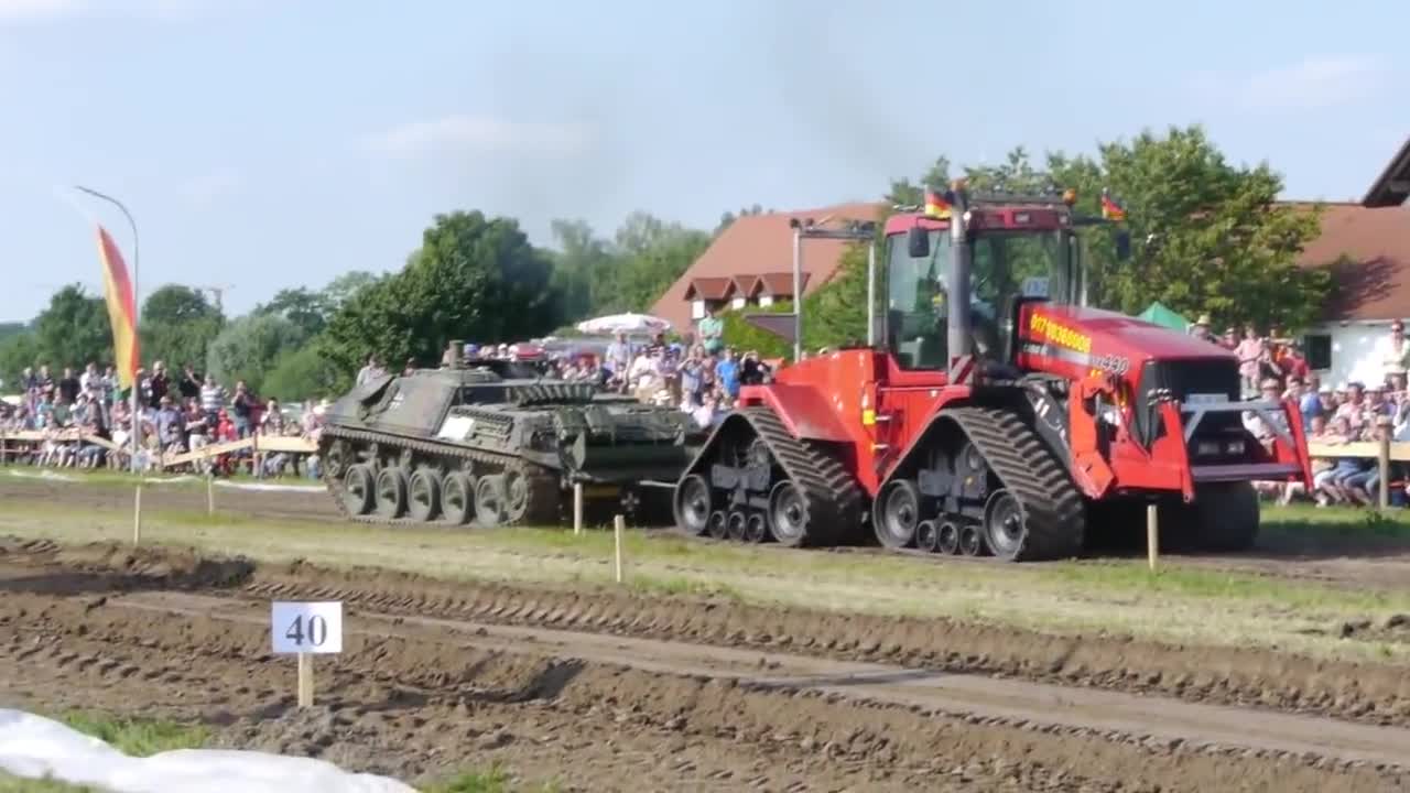 Трактор " Кейс" срещу танк " Ягуар "–кой е по-мощен..?