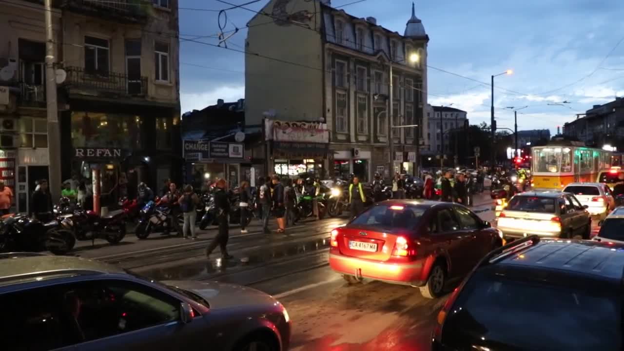Стотици рокери блокираха бул. Мария Луиза