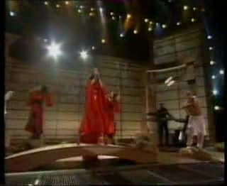 Мадона - Nothing Really Matters - Live