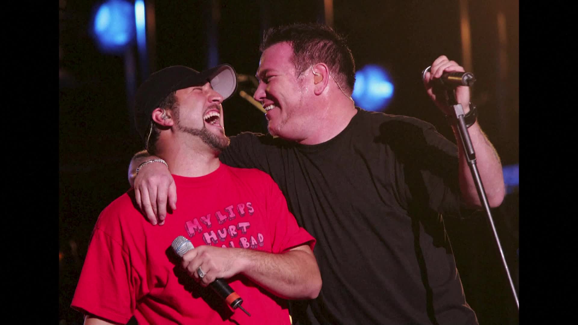 Почина фронтменът на „Smash Mouth” Стив Харуел (ВИДЕО)
