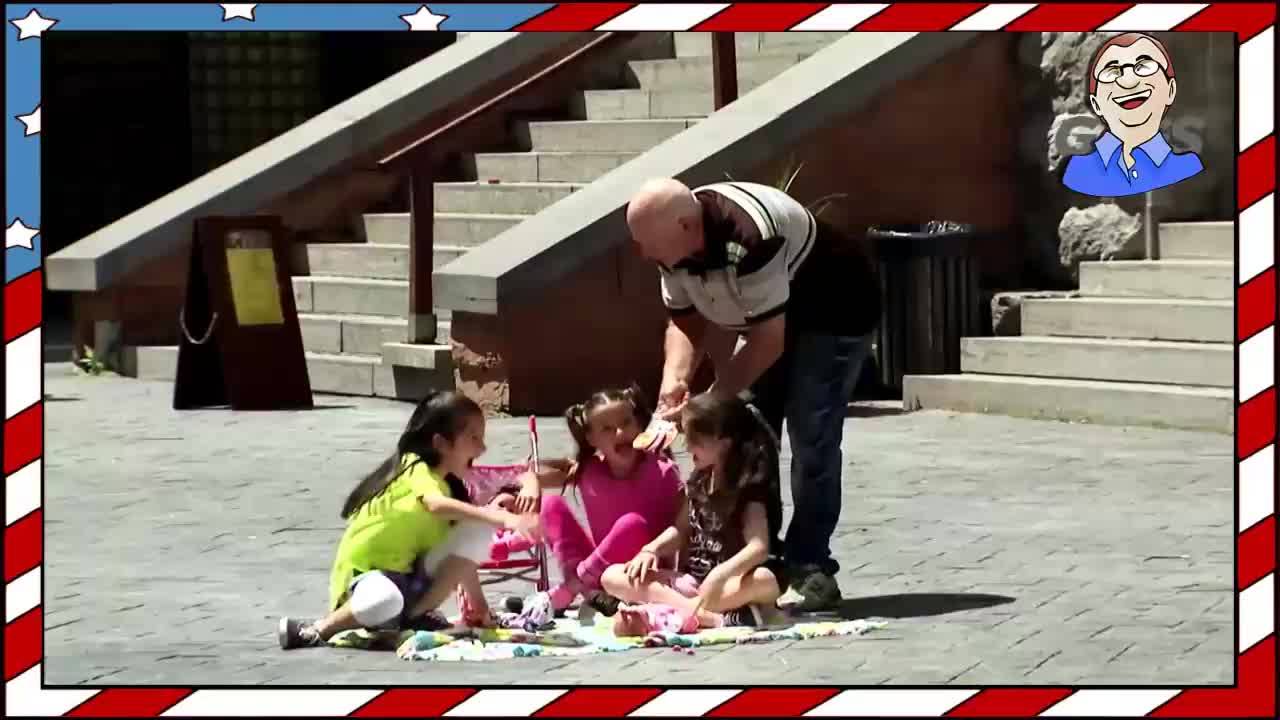Непознат човек дава близалки на дечица - Шега