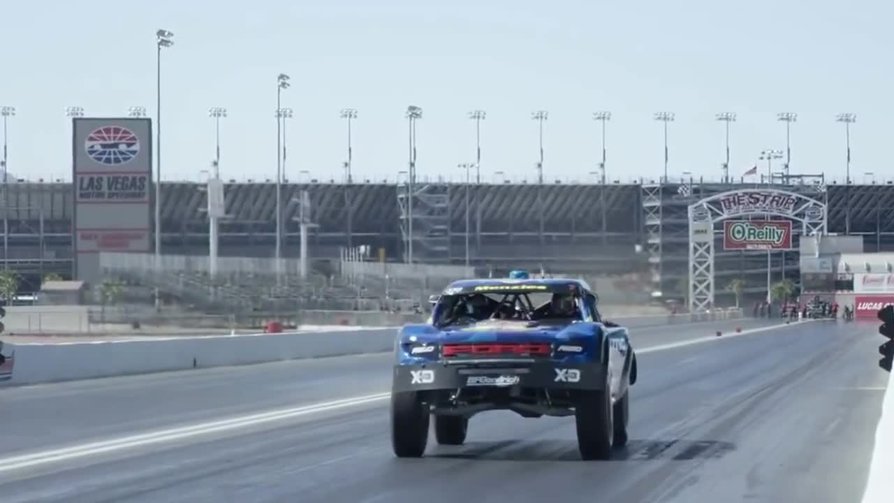Разликата между 850 Hp и 10 000 Hp!