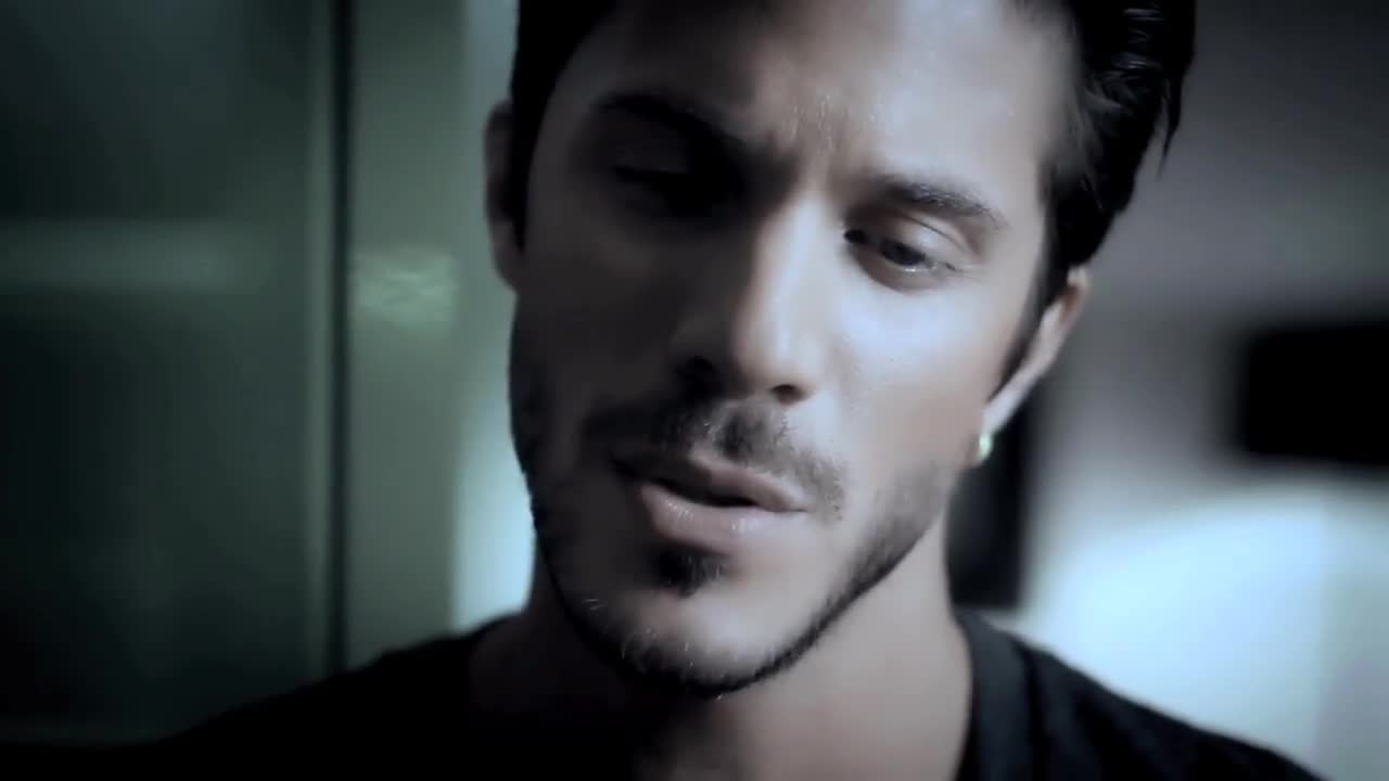 >Страхотна Премиера 2014 Не Си Отивай Сега !! Nikos Oikonomopoulos - Mi Fugeis Tora Official video