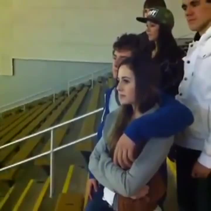 Най - щурото слизане по стълби ! I like a Boss !