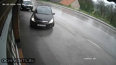 Какво става ,когато забравите да дръпнете ръчната спирачка на излизане от колата